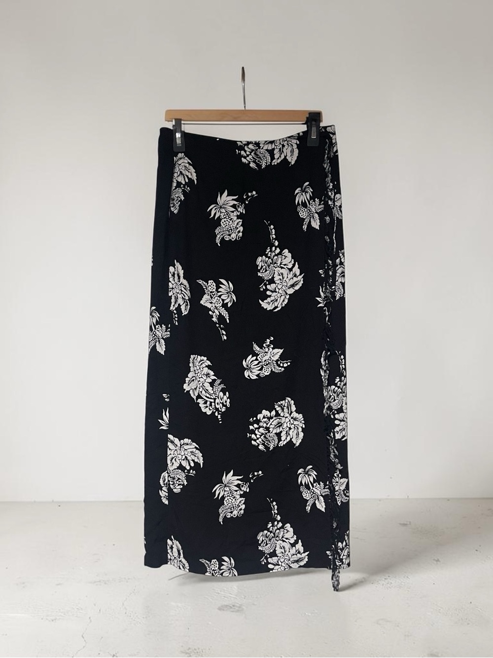 Jones New York Black and White Floral Maxi Wrap Skirt